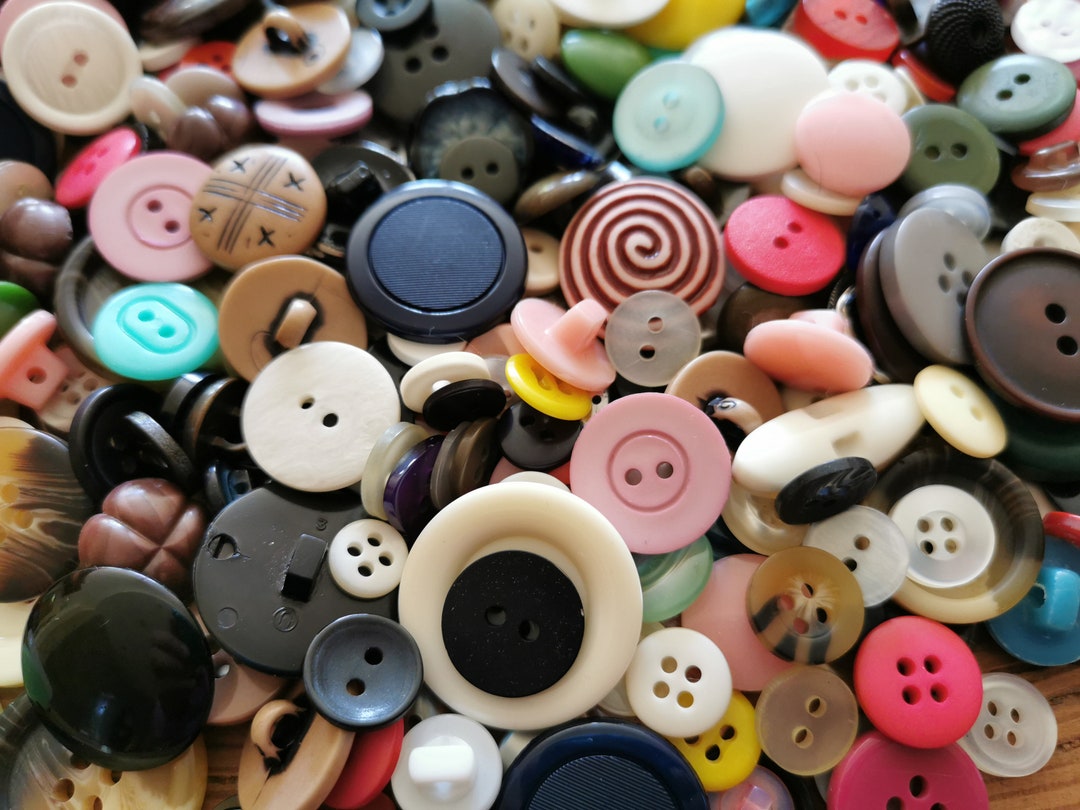 Mixed Lot of Vintage Buttons - Etsy