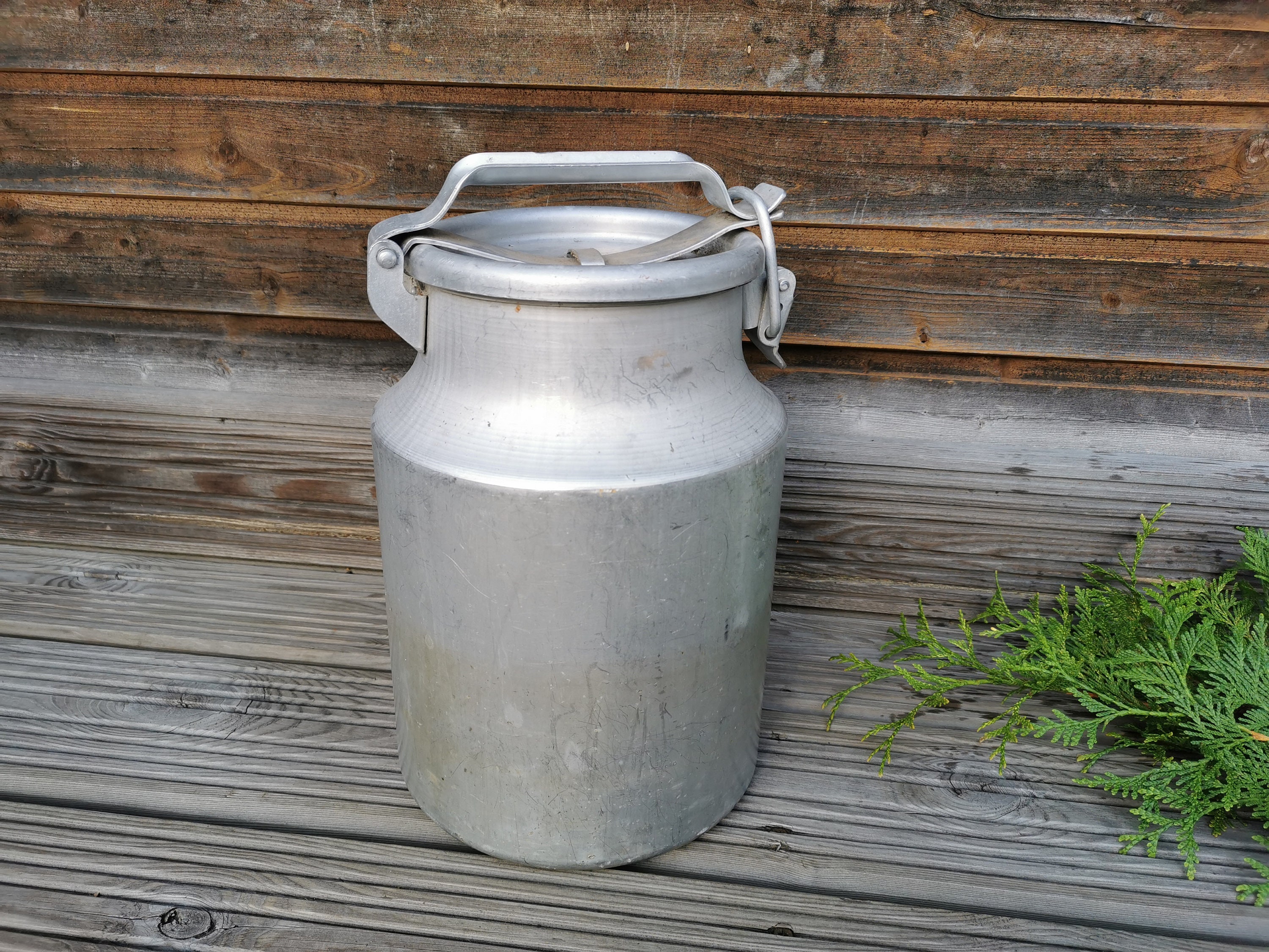 Bidon à lait, pot à lait vintage en aluminium avec anse, idée déco