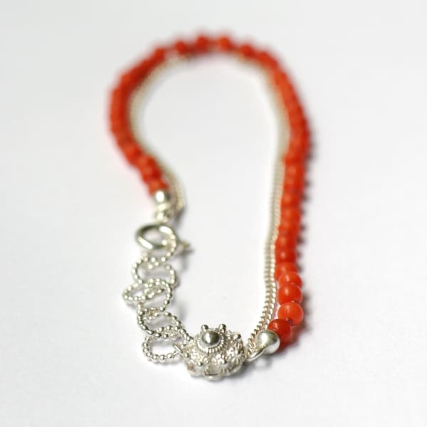 Bracelet bouton Zélande, bracelet en argent avec corail de sang, bracelet en corail naturel pour elle, bijoux classiques pour elle