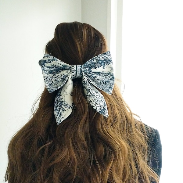Barrette nœud cheveux en toile de Jouy bleu marine 100% coton