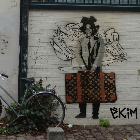 More Than You Can Imagine - Street Art: Louis Vuitton Graffiti