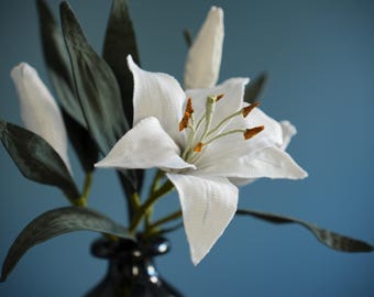 Lily flower,Aestethic room decor,CoffeeTable decor,Floral arrangements,Artificial white flowers,Fake flowers,Textile art,Unique wedding gift