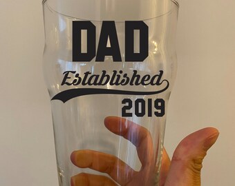 Custom Beer Glass, Personalized Beer Glass, Groomsmen Gift, Beer Glasses, Personalized Pint Glass, Housewarming Gift , Birthday Gift - Daddy