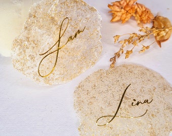 Name plate, place card mother-of-pearl disc, individually personalized, wedding table decoration, shell, shell discs with gold glitter