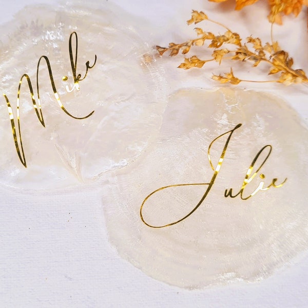 Name plate, place card mother-of-pearl disc, calligraphy, individually personalized, wedding table decoration, shell, shell discs