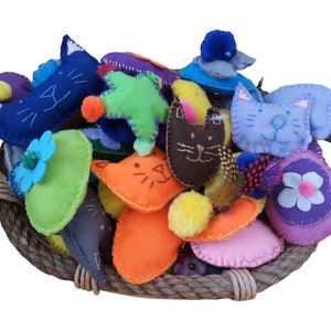 Cat toys with catnip, kitten toys for cuddling and active play, herbs for cats, handmade cat toys, vegan cat toy, charity made toys