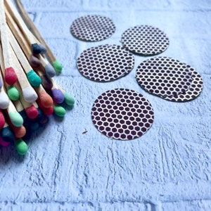 Match Strike Pads, Runder Kreis Match Strike 30 mm / 3 cm, Ersatz-Match-Widerschlag, Selbstklebender Ersatz-Match-Widerschlag, Bogen mit 10 Ersatzspielern