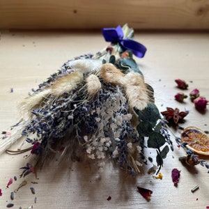 Dried Wildflower Flower Bouquet, Bouquet of Dried Flowers, Bunch of Dried Lavender and Wildflowers and Grasses, Bouquet Dried Grasses