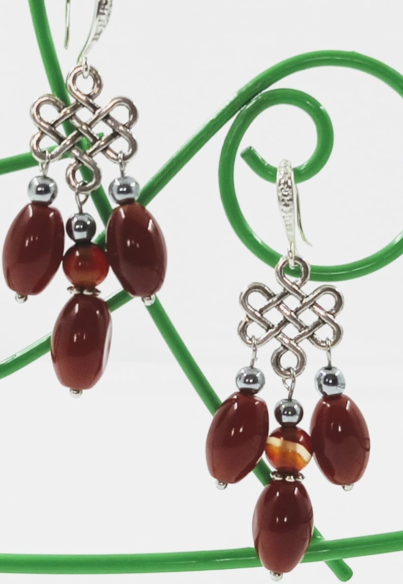 Beaded earrings with natural stones