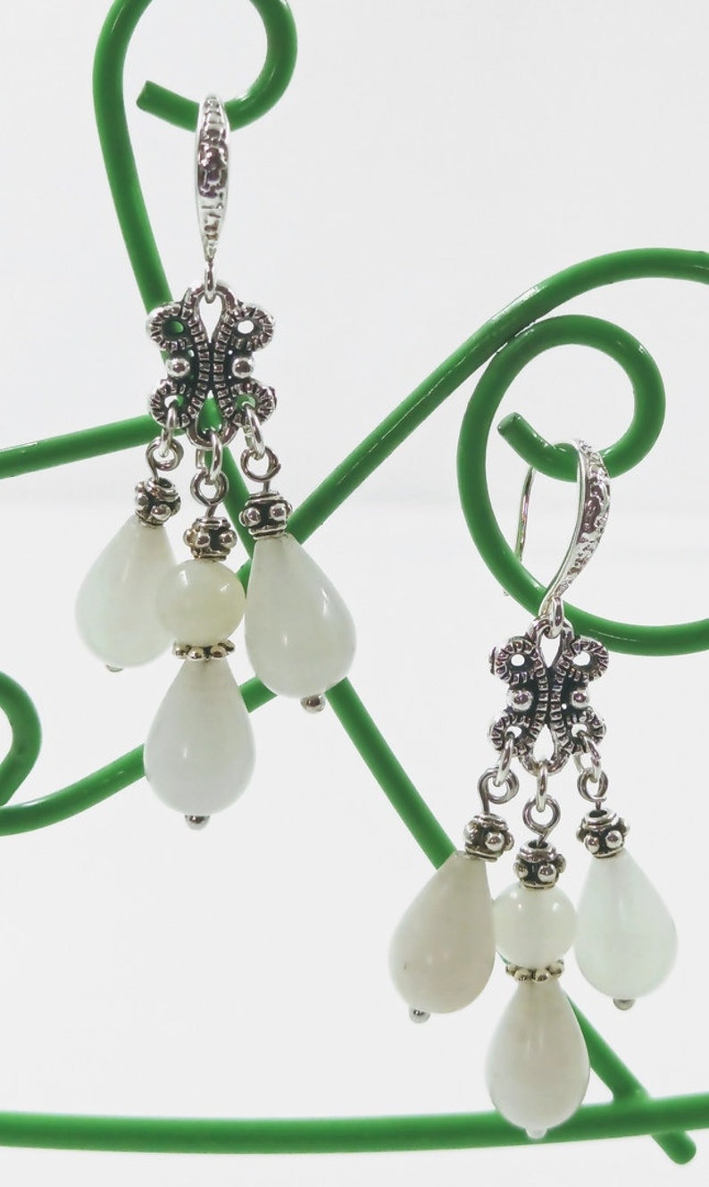 Beaded earrings with natural stones