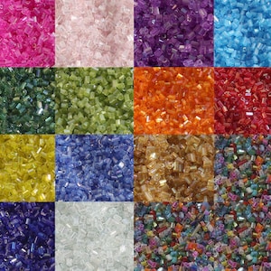 1400pcs Aurora Borealis tubo perle di vetro 2mm, Aurora Borealis Bugle Seed Perline, AB Bugle Perline, AB Tubo Corto Perle 30 grammi