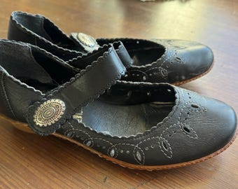 RIEKER Damen Schwarzes Leder Kitten Heels, Größe 36, Druckknopfverschluss