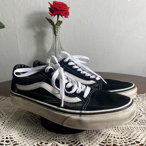VANS classic sneakers black & white skater Shoes,  Size 40
