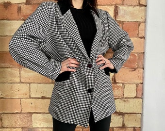 Check vintage blazer from ADATTO, black and white, 80s shoulder padded blazer, trendy office blazer, oversized wool blazer, size 42