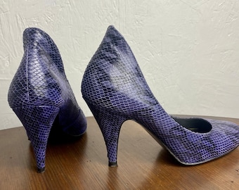 Zapatos de salón vintage Oasis de piel de serpiente morada, talla 37