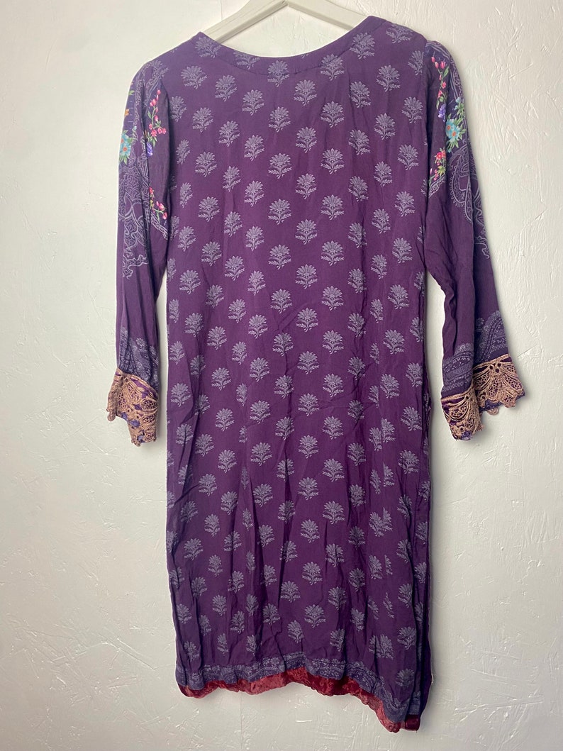 Vintage purple tunic shirt beaded shirt embroidered , extended slit Indian shirt, long sleeve abstract print lightweight dress, size S zdjęcie 8