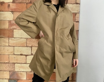 Vintage Khaki Trenchcoat mit Vegan Pelz Weste (Größe M)