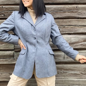 Vintage Wool Blazer: Fitted Waist, Equestrian Style - Size 40