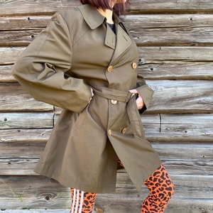 Green Trench Coat from KRUUNU rain comfort, rain wear, waterproof, double breasted belted jacket, size L