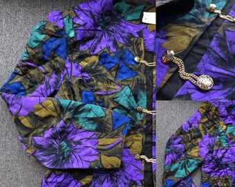 Vintage 1980’s Blazer, Golden button-chain jacket, big statement shoulder, Purple blazer, size L