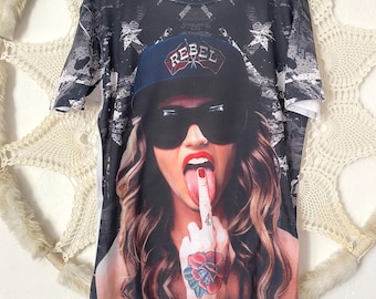 Camiseta de cultura de tinta de TWISTEDSOUL, camiseta de chica tatuada sexy, talla L