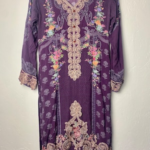 Vintage purple tunic shirt beaded shirt embroidered , extended slit Indian shirt, long sleeve abstract print lightweight dress, size S zdjęcie 4