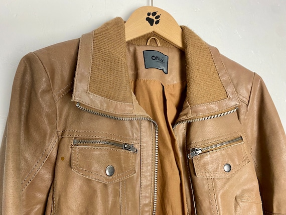 Vintage Brown Leather Bomber Jacket With Turtleneck Collar Vintage Brown Leather Bomber Jacket With Turtleneck Collar