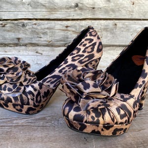 Rocket Dog Leopard Print Platform Heels: Pin-Up Pom Pom Pumps, Size 37