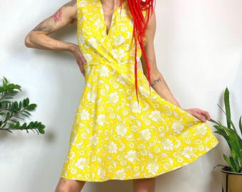 Vintage 60s Yellow Floral Dress: Deep V-Neck Fit & Flare (S/M)