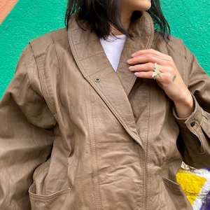 Superb detailed 80’s light brown leather bomber jacket from REGINE, vintage street style, hipster, pilot jacket, size 12