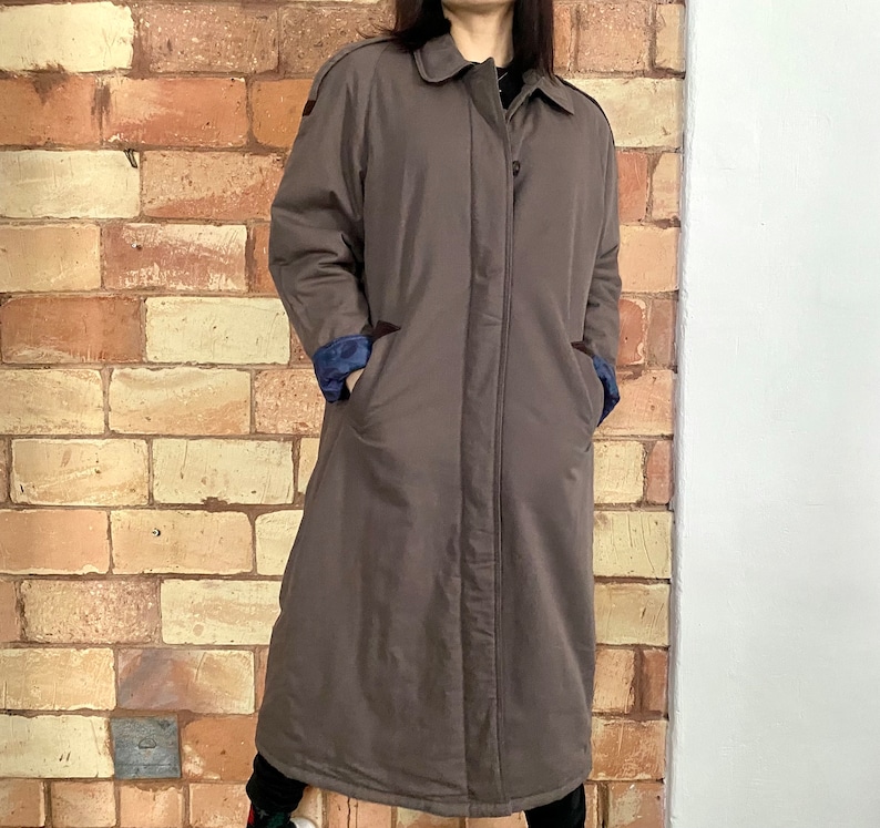 Trench grigio vintage: cappotto finlandese anni '80 con fodera in paisley, taglia S immagine 7