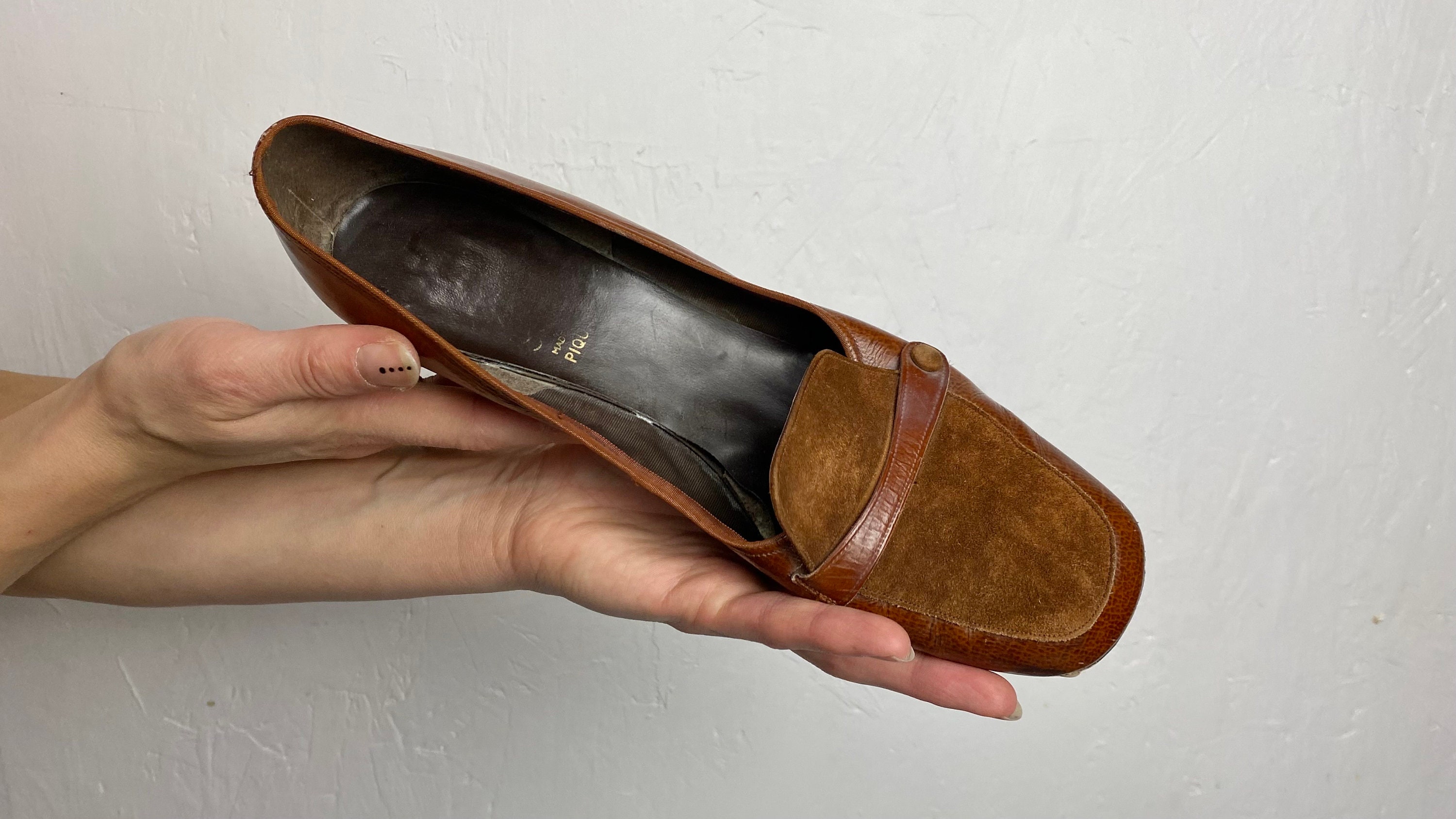 Vintage leather heel shoes for woman from PIQUANT, 90s office footwear , dark Brown kitten low heel shoes, size 7.5