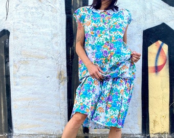 Alegre vestido de cintura caída de los 80 hecho en Francia, vestido plisado floral azul verano, baja altura femenina, estilo Hyacinth Bucket, talla L