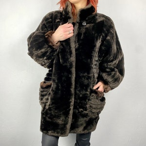 Beautiful vegan fur teddy Bear coat from TURKISMAKASIINI vintage 70’s , Warm coat, faux fur coat, balloon sleeves, dark brown