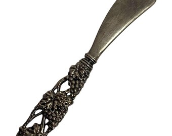 Godinger Silvertone Repousse Vintage Cheese Butter Spreader Knife