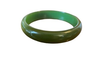 Vintage Bakelite Olive Green Bangle Bracelet 2.5" Inside Diameter .5" Width
