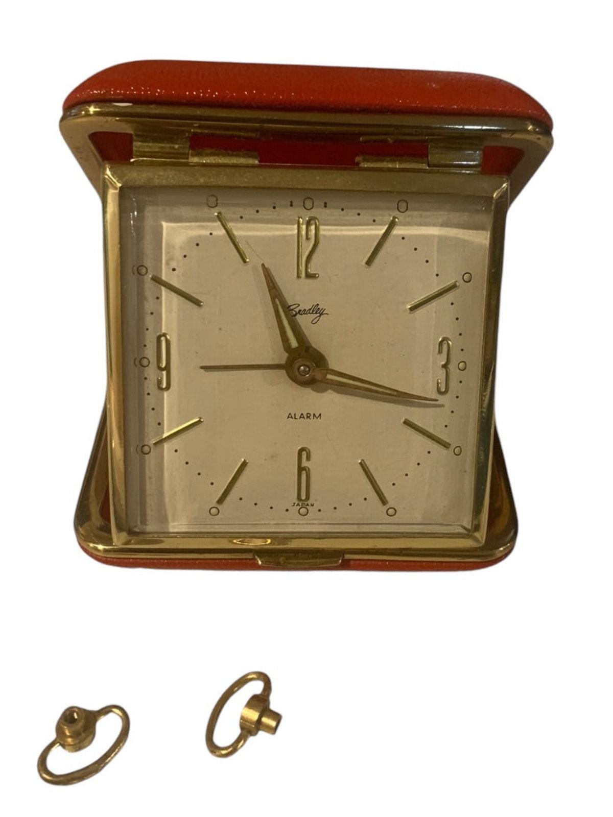 【レアビンテージ】Bradley トラベルクロック レッド Vintage Bradley Red Folding Travel Winding Alarm Clock MCM Salvage
