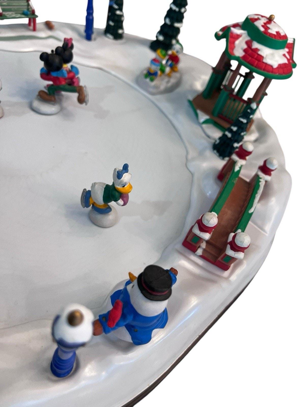 ディズニー　Mickey’s Holiday Skaters Disney MR. CHRISTMAS Mickeys Holiday Skaters Ice Skating