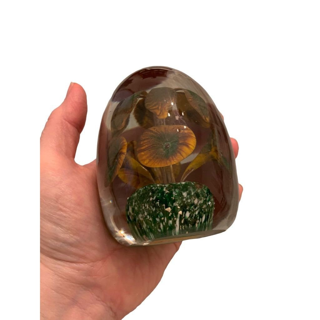 ヴィンテージ　ガラス　卵形　ペーパーウェイト　インテリア ヴィンテージのマルチカラー渦巻きガラス卵型ペーパーウェイト：ミッド