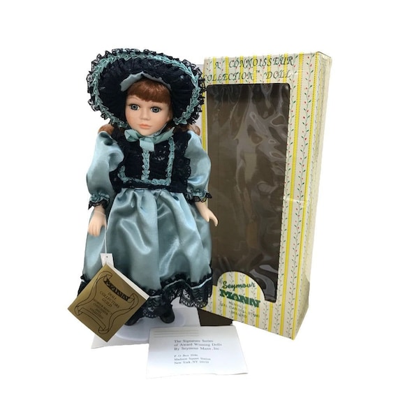 Vintage Seymour Mann Connoisseur Collection Doll With Stand 15
