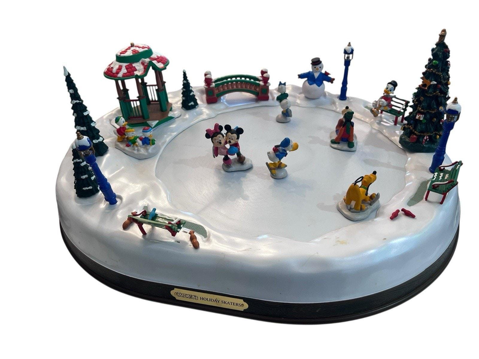 ディズニー　Mickey’s Holiday Skaters Disney MR. CHRISTMAS Mickeys Holiday Skaters Ice Skating
