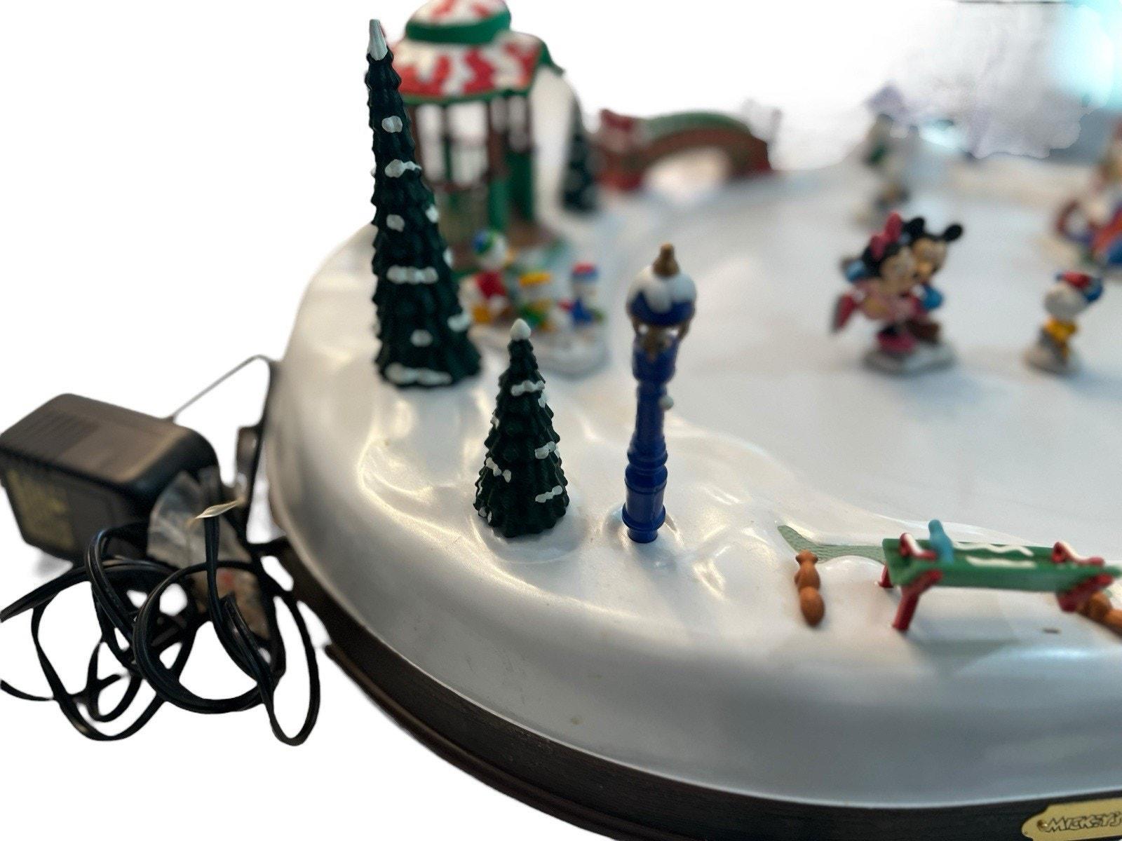 ディズニー　Mickey’s Holiday Skaters Disney MR. CHRISTMAS Mickeys Holiday Skaters Ice Skating