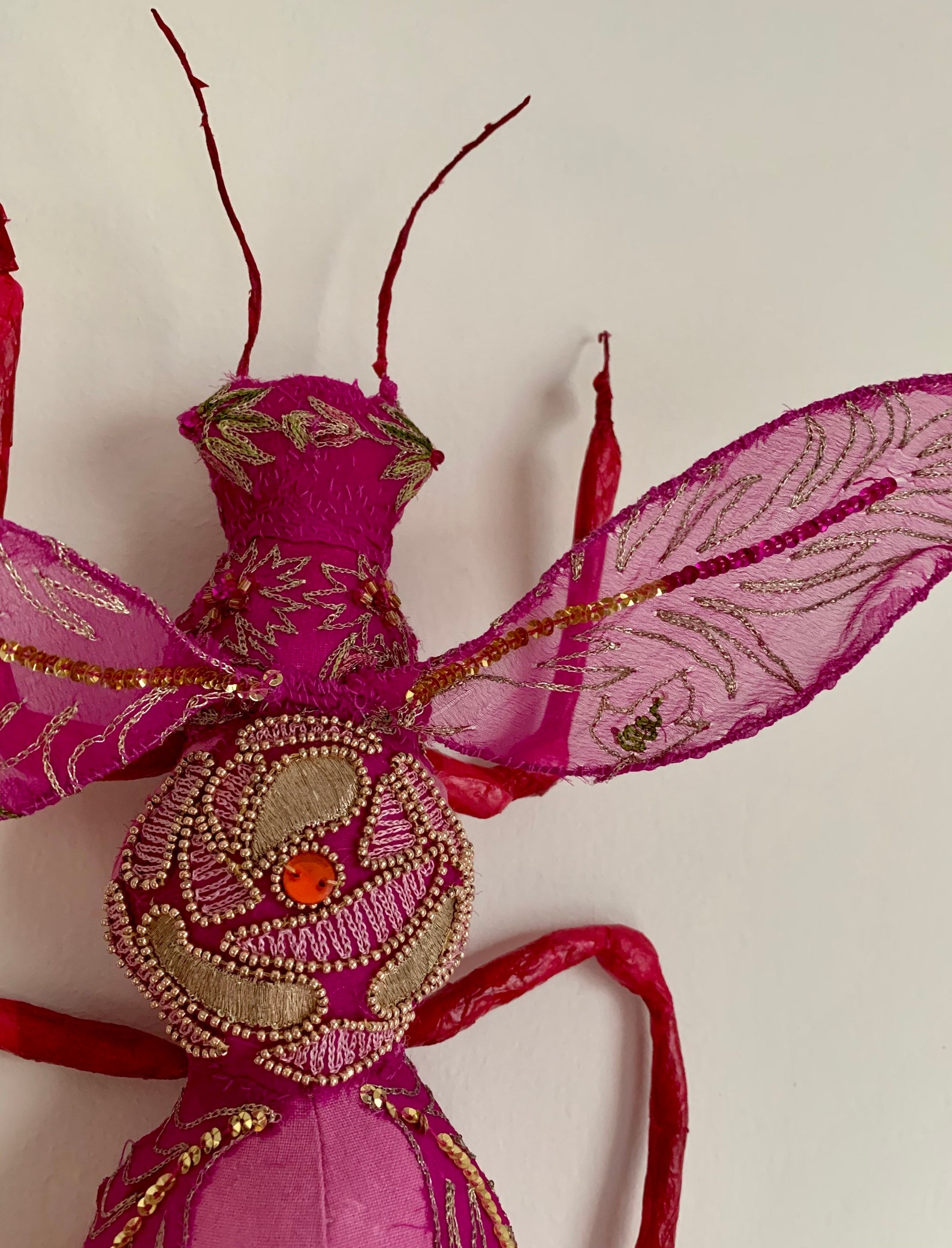 Bee bee xxl papiermâché bee giant insect wall decoration Etsy