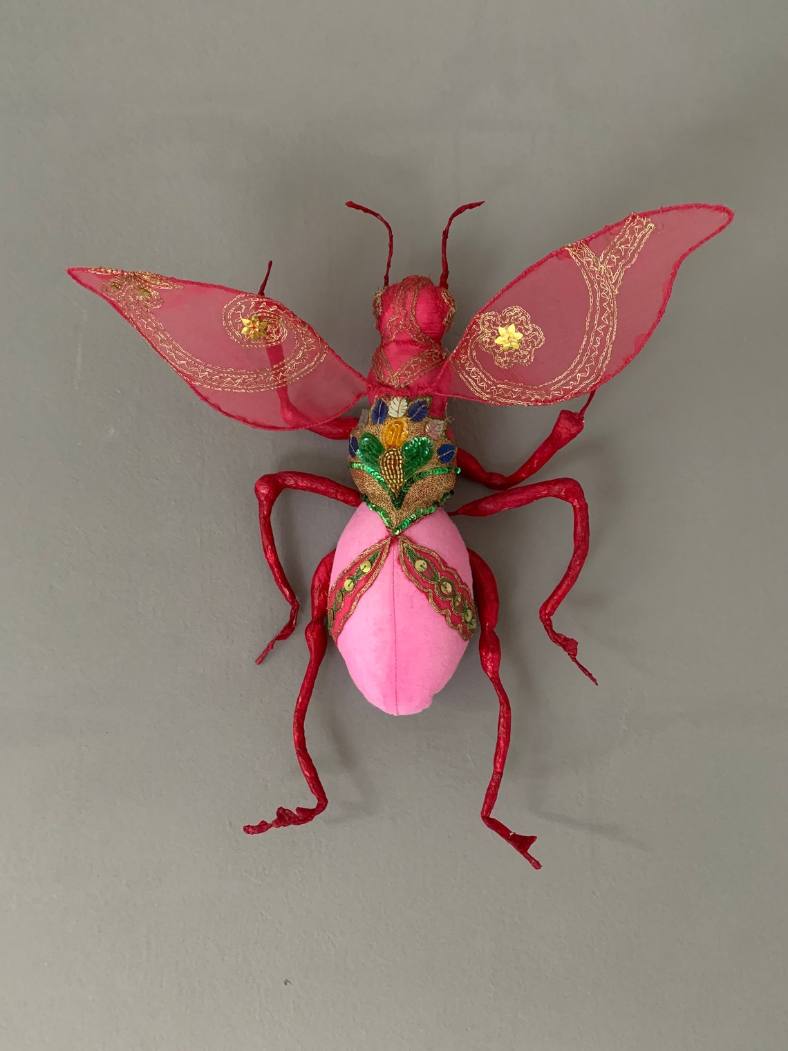 Bee bee xxl papiermâché bee giant insect wall decoration Etsy