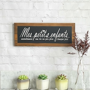 Affiche en Bois Peinte à la Main : Le Cadeau Parfait pour Grand-Maman, Mamie, ou Tout Grand-Parent. Une Création Québécoise Personnalisée