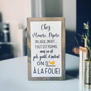 Affiche en Bois Peinte à la Main : Le Cadeau Parfait pour Grand-Maman, Mamie, ou Tout Grand-Parent. Une Création Québécoise Personnalisée