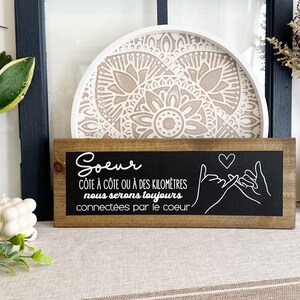Pancarte, plaque ou enseigne en bois – Petits doigts entrecroisés avec cœur, cadeau pour Soeur