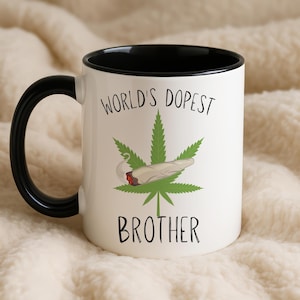 Tazza del fratello più drogato del mondo - Tazza divertente per erba, regalo per fratello stoner, tazza per cannabis, tazza per marijuana, regalo di compleanno per stoner, regalo per amanti dell'erba