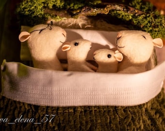 Mouse family consisting of: mother Zilda, father Robert, children Elke and Edward , Woolen Toy, Gift , Interior toy , Needle Felted mouse