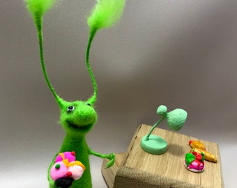 Cockroach Silli , Woolen Toy, Gift, Interior toy , Handmade, Decor ,  Original Gift , Toy to Order , Felted , Toy Wool , Miniature , Eko